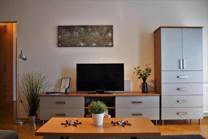 Cosy Apartment In Budapest Downtown With Free Garage Parking Esterno foto